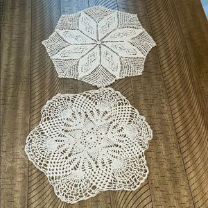 Elegant Vintage 1970s Handmade White Crochet Doilies Set